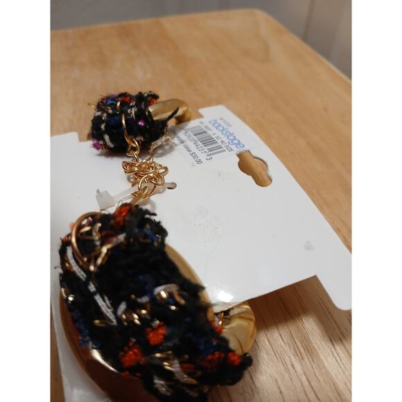 True Love Accessories Clasp Bracelet - Picture 3 of 3